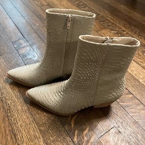 Matisse Women’s Caty Boot in Ivory 7.5 NWOT
